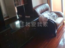 电梯两房,诚意出售,位置安静