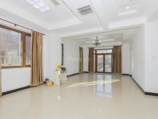 客餐厅方正好用!随时可看,业主诚意出售。