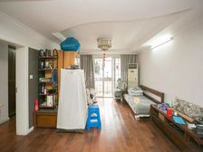 前面花园位置无遮挡,业主诚心出售无不利设施,位置好