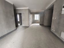 新里西斯莱公馆3房南毛坯真实好房