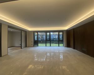 绿城·春熙潮鸣4室2厅2卫南朝向520.0万元/套出售