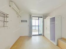 前滩南 买到赚到+ 装修好+ 南北两房,花园位置 满五年