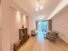 新上房源!(600出)中科大书桌在 改善四房 不临街