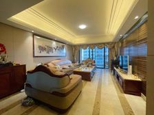 中海云麓公馆 中层 南北对流 一线白云山山景