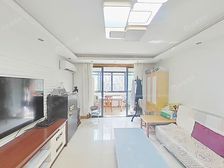 有产权车位,必看好房,总价Z低,三开间朝南,小区花园位置