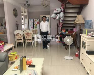 阳光邑上4室2厅精装修
