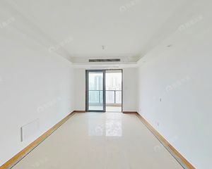 高桥地铁口住宅,双阳台东边套,精装修,视野无遮挡