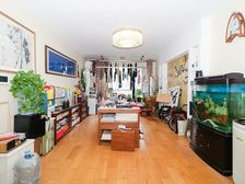 (社区店!房源全!钥匙多)双卫!邻社区中心公园!出小区即车站