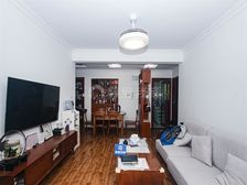 新上两房,总价便宜,装修不错的额,可以拎包入住随时看,满五年