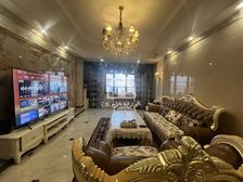 南湖名都广场3房2厅245万