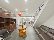 清芷园一层下复式,,5居室诚心出售