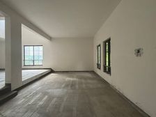 起搏中心,轻轨站旁边,联排别墅急售