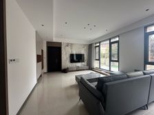 照母山近爱琴海别墅。象屿两江御府端户 带电梯485万 保真!