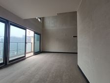 沙坪坝区 金科美的新天宸 四房 带屋顶 带露台