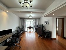 多次降价急售!陆家浜路高区江景房!南北通透!带有3个阳台!