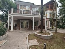 新牌坊 香樟林独栋 住家舒适 看湖的视野