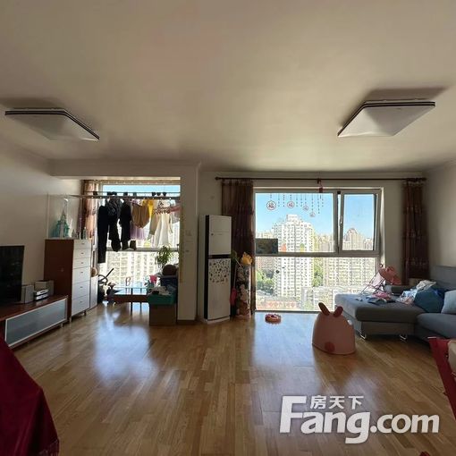  �����Է 2��1��2�� 97ƽ��װ�� 8000Ԫ/�� 