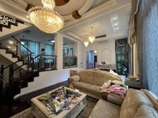 控价房源 双拼别墅万达 可以停三辆车 花园200平