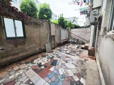 一楼送50平花园 总价低 三房 业主急 价格空间很大哦