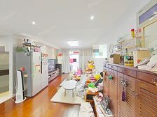 中间楼层 位置安静,一梯二户,满五年 近地.铁