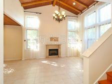 新上房源 边户精装独栋 新做暖气和保温 首层可作双卧