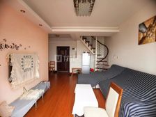 风景英伦 顶楼复式 保养好 看房方便