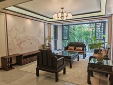 近地铁口 全新中式风格 朝南大四房 采光好 晒到太阳