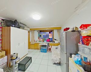 新上 康泽园三居室 首付45万 在一层 三面宽 满五