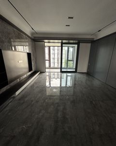 明湖悦府5室2厅2卫南朝向1220.0万元/套出售