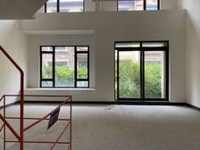 渝北九曲河 龙湖别墅区 联排中户 出行方便