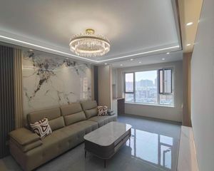 上城B区精装现房!三室两厅H户型! 拎包入住!给钱就麦