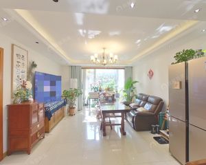 随时可看 美唐三期127平大三居,把西边户明厨明卫,自住精装