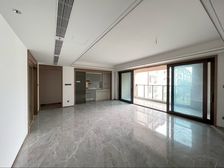 带露台 精装房 带地暖 中央空调 还没入住过