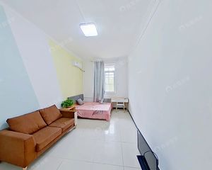 海淀区马甸北三环中路43号院2室1厅地铁周边。交通方便