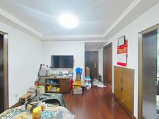 中间楼层南北两房,价钱看中可谈,建平九年可用,近6/14双轨