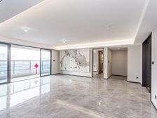 保利天珺 4室2厅 精装洋房未入住 次顶楼 带车位 诚心出售