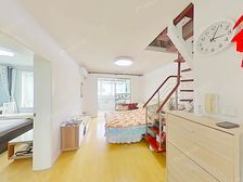 13号地鉄站旁 09年次新房 带阁楼 可拎包入住 房东诚售