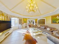 保利垄上社区中心,南向客厅挑空12米大面宽 双侧临水系位置好