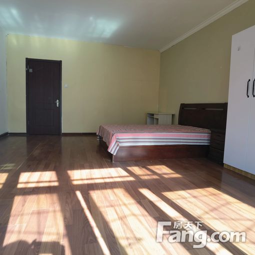  ��̩����Է 3��1��1�� ���Գ��� 2100Ԫ/�� 