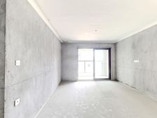 御官山毛坯三房,环境幽静,交通方便,居住舒适