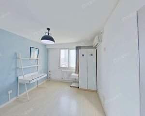 东城区 东直门南大街 精装三居室 户型方正 采光好 随时签约