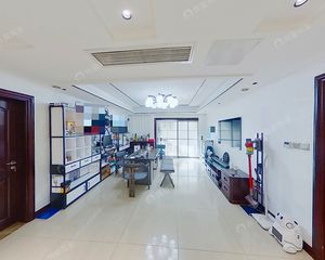 草桥地铁站!2011年建成!6层电梯洋房!南北向!两卫有窗户