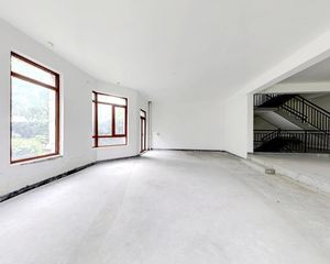高品质联排别墅 HAO装自住 带南北院子,实用面积大