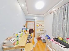 坐拥浦东三林优越位置,环境优雅宁静,户型设计多样且实用性强。