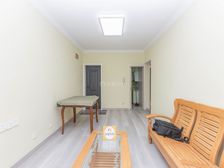 店长力荐,新出2楼,精装大两房,位置安静,户型正气,房东急售