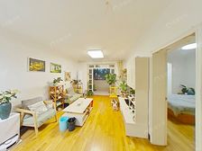 稀缺户型,房东置换诚意出售,满五年看房方便,采光好南北通透