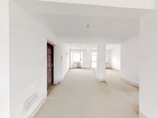 凤凰新城,多层顶加阁,南北通透,多变