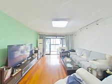 满五 自住装修 中间楼层 无遮挡 小区央位电梯大三房