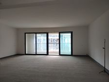 九曲河 龙湖洋房横厅三房 次新小区玻璃幕墙外立面