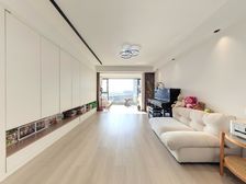 南北通风大两房,40多万精装修,保养好,拎包入住!